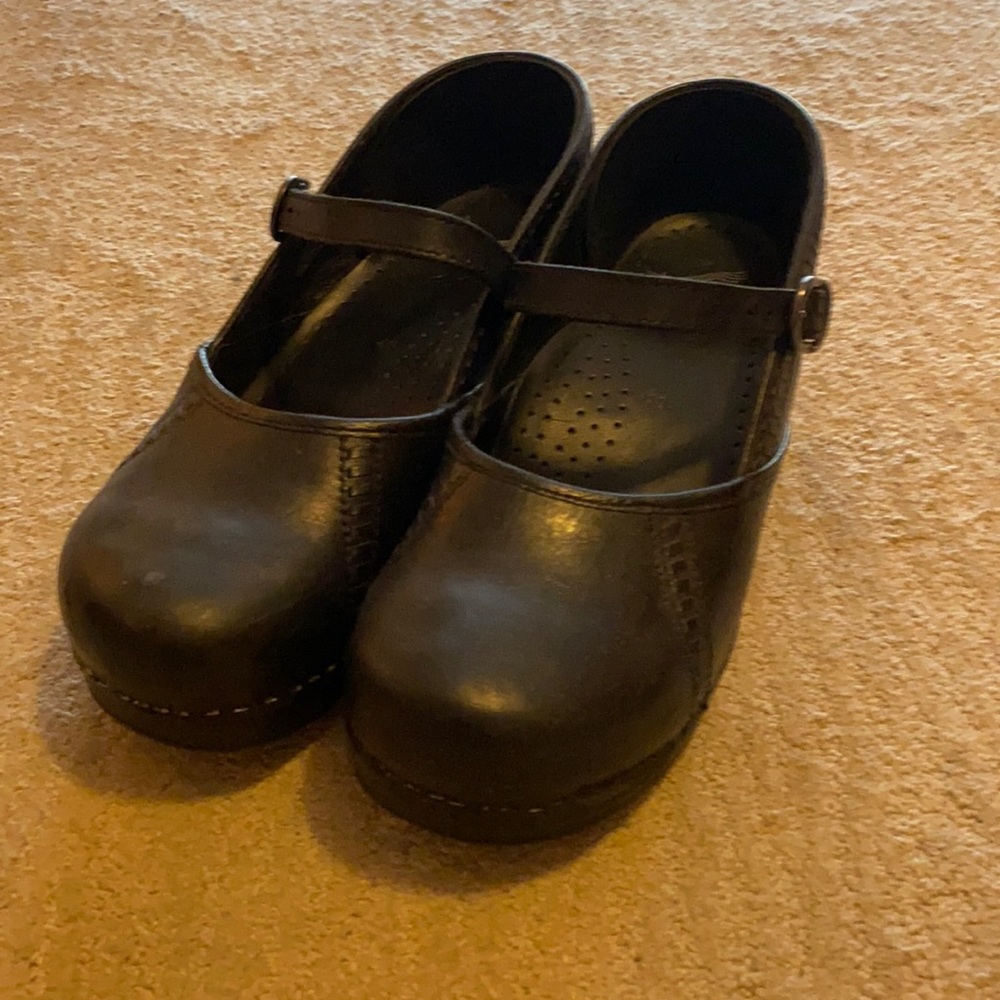 Dansko clogs (black)